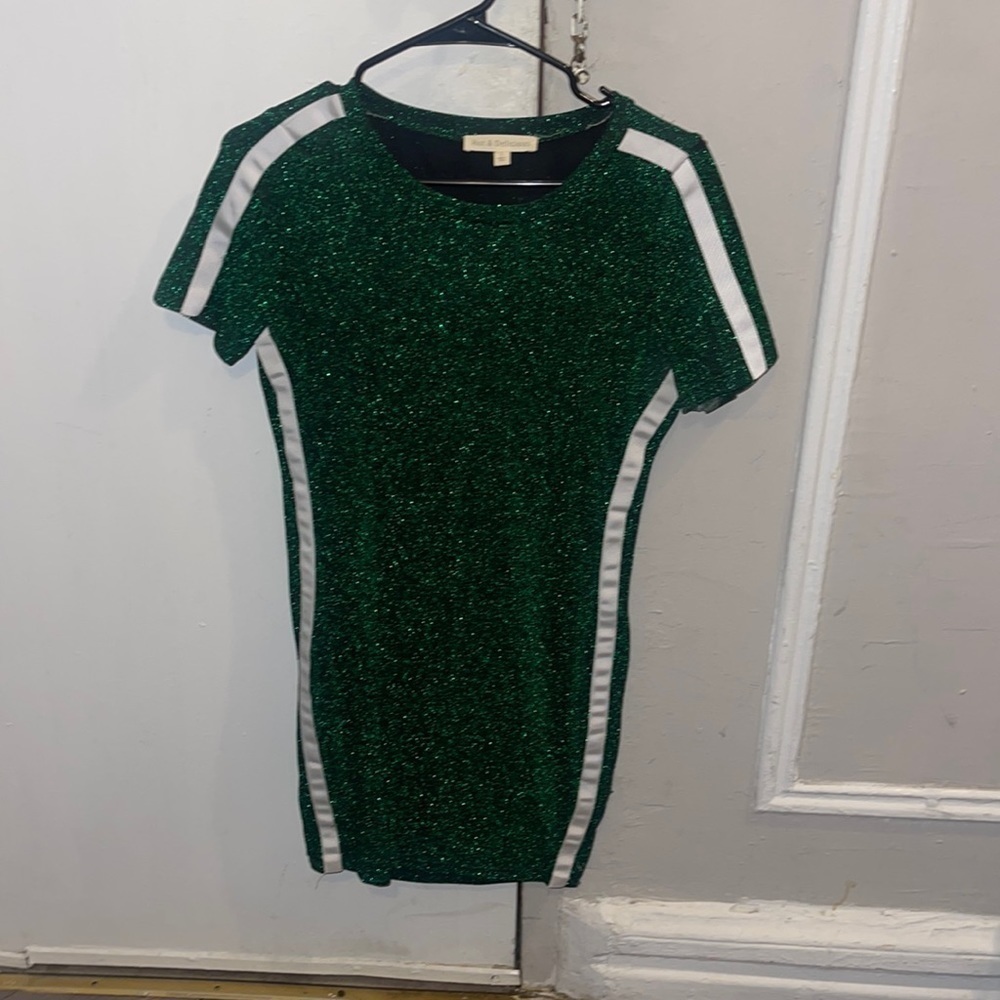 Sparkling green with racer strip